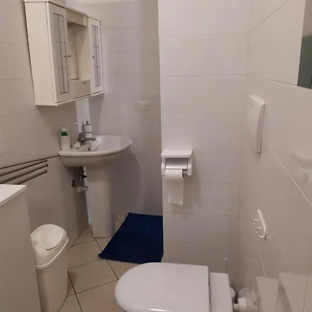 Casa Facile דירה מונטרוני די לצ'ה